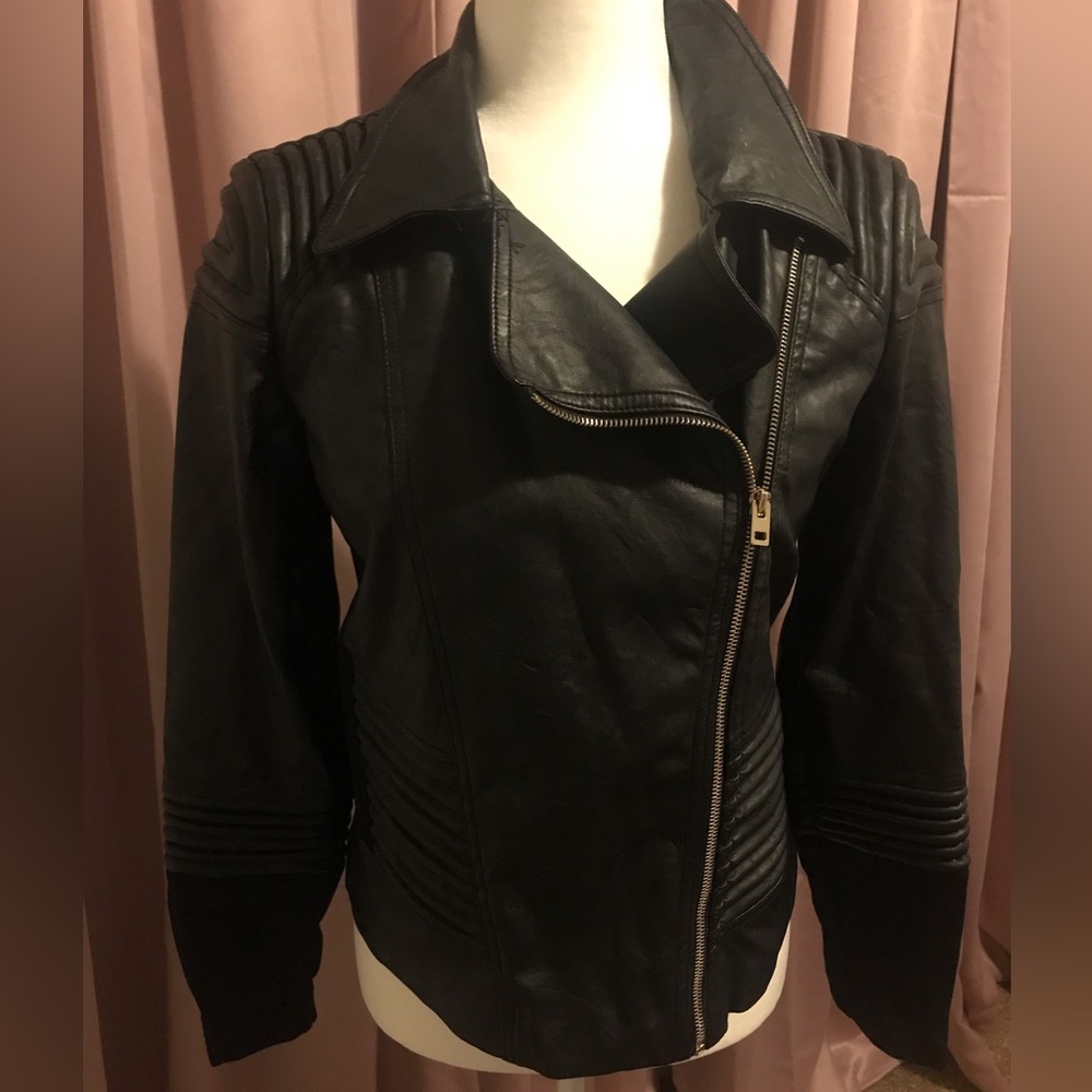 Striking Black Soft Faux leather jacket!Detailing &lining shows you the quality!